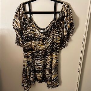 VENUS Brown and Black Ruched Blouse with V-neck and Flutter Sleeves